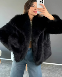 Casaco Lazarelle Sabrina com Textura Felpuda e Gola Ampla