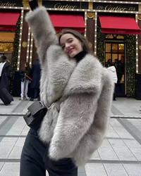 Casaco Lazarelle Sabrina com Textura Felpuda e Gola Ampla