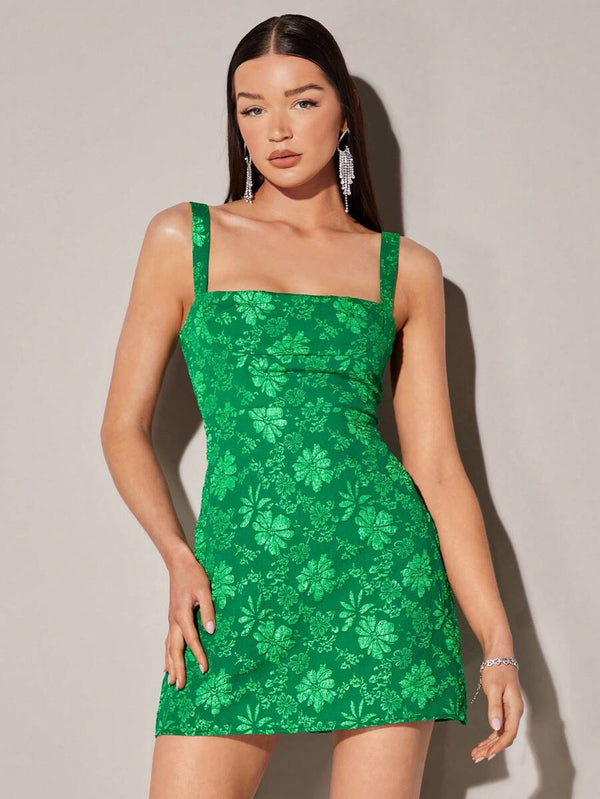 SHEIN BAE Vestido Camisole Jacquard Floral, Vestido Quadrado de Cor Sólida com Decote Quadrado e Pregas, Vestido Sem Costas Rosa com Manga Bufante Sem Alças, Vestido de Estilo Palaciano para Férias de Verão, Elegante, Roupas de Praia para Mulher / Vestido