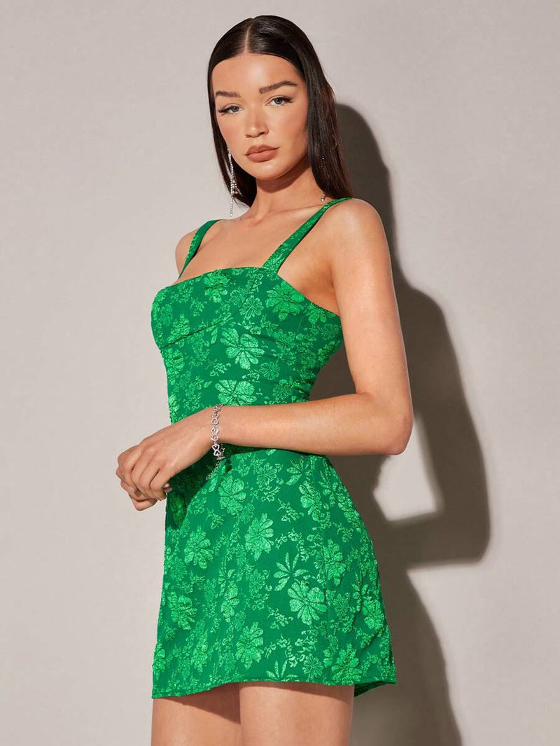 SHEIN BAE Vestido Camisole Jacquard Floral, Vestido Quadrado de Cor Sólida com Decote Quadrado e Pregas, Vestido Sem Costas Rosa com Manga Bufante Sem Alças, Vestido de Estilo Palaciano para Férias de Verão, Elegante, Roupas de Praia para Mulher / Vestido