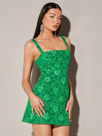 SHEIN BAE Vestido Camisole Jacquard Floral, Vestido Quadrado de Cor Sólida com Decote Quadrado e Pregas, Vestido Sem Costas Rosa com Manga Bufante Sem Alças, Vestido de Estilo Palaciano para Férias de Verão, Elegante, Roupas de Praia para Mulher / Vestido