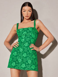 SHEIN BAE Vestido Camisole Jacquard Floral, Vestido Quadrado de Cor Sólida com Decote Quadrado e Pregas, Vestido Sem Costas Rosa com Manga Bufante Sem Alças, Vestido de Estilo Palaciano para Férias de Verão, Elegante, Roupas de Praia para Mulher / Vestido