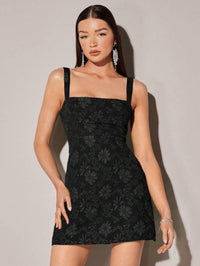 SHEIN BAE Vestido Camisole Jacquard Floral, Vestido Quadrado de Cor Sólida com Decote Quadrado e Pregas, Vestido Sem Costas Rosa com Manga Bufante Sem Alças, Vestido de Estilo Palaciano para Férias de Verão, Elegante, Roupas de Praia para Mulher / Vestido