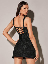 SHEIN BAE Vestido Camisole Jacquard Floral, Vestido Quadrado de Cor Sólida com Decote Quadrado e Pregas, Vestido Sem Costas Rosa com Manga Bufante Sem Alças, Vestido de Estilo Palaciano para Férias de Verão, Elegante, Roupas de Praia para Mulher / Vestido