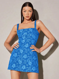 SHEIN BAE Vestido Camisole Jacquard Floral, Vestido Quadrado de Cor Sólida com Decote Quadrado e Pregas, Vestido Sem Costas Rosa com Manga Bufante Sem Alças, Vestido de Estilo Palaciano para Férias de Verão, Elegante, Roupas de Praia para Mulher / Vestido