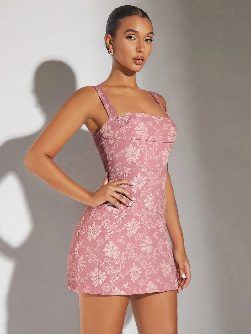 SHEIN BAE Vestido Camisole Jacquard Floral, Vestido Quadrado de Cor Sólida com Decote Quadrado e Pregas, Vestido Sem Costas Rosa com Manga Bufante Sem Alças, Vestido de Estilo Palaciano para Férias de Verão, Elegante, Roupas de Praia para Mulher / Vestido