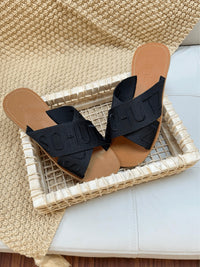 Sandália Feminina Rasteira Flat X Bordado Estilosa Elegante Moda Blogueira Verão Leve Macia Rasteirinha Confortável