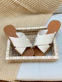 Sandália Feminina Rasteira Flat X Bordado Estilosa Elegante Moda Blogueira Verão Leve Macia Rasteirinha Confortável