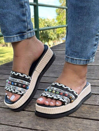 Sandália Tamanco Feminina Detalhe em Pedraria Confortável Luxo Moda