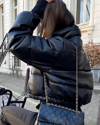 Jaqueta Lazarelle de Couro com Modelagem Puff e Algodão